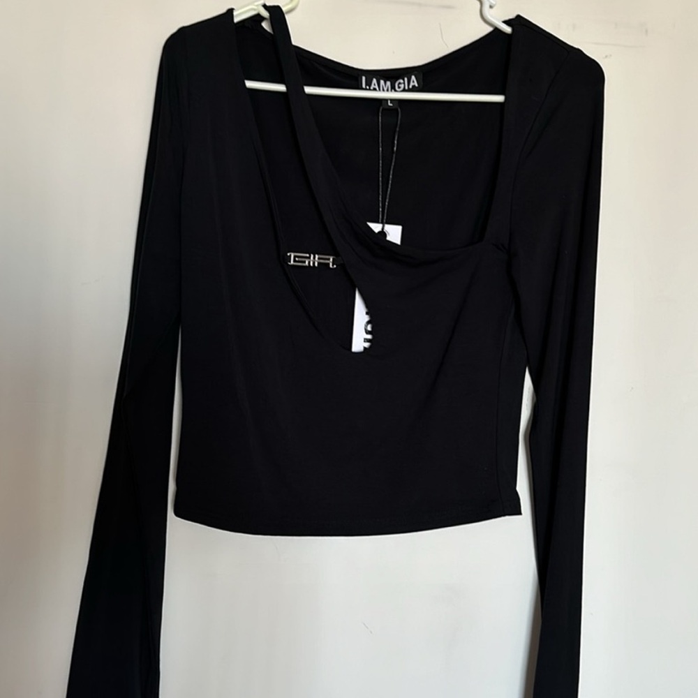 - I am Gia Silene top in black